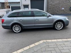 Grau Gebraucht 2013 Skoda Superb Elegance Limousine | 7.450 € (Guter Preis)