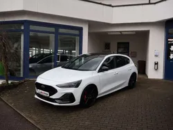 Frostweiß Gebraucht 2023 Ford Focus ST Limousine | 34.750 € (Fairer Preis)