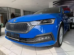 Blau Gebraucht 2023 Skoda Octavia Style Kombi | 24.690 € (Guter Preis)