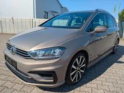 Pyramid gold metallic Gebraucht 2017 VW Golf Sportsvan Highline Van / Kleinbus | 13.300 € (Fairer Preis)