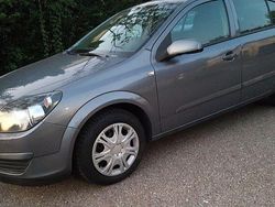 Silber Gebraucht 2004 Opel Astra Edition Limousine | 5.999 € (Teuer)