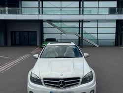 Weiß Gebraucht 2008 Mercedes C63 AMG Limousine | 19.000 €