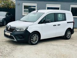 Weiß Gebraucht 2022 Renault Kangoo Van / Kleinbus | 9.990 € (Etwas zu teuer)
