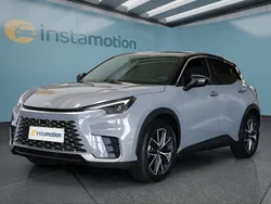 Grau Gebraucht 2024 Lexus LBX SUV | 32.749 € (Etwas zu teuer)