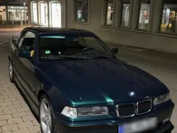 Grün Gebraucht 1994 BMW 320 Cabriolet Cabrio | 10.990 €