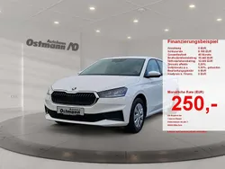 Weiß Gebraucht 2022 Skoda Fabia Active Limousine | 15.440 € (Etwas zu teuer)