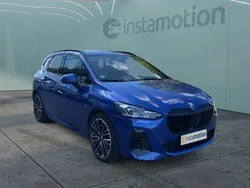 Blau Gebraucht 2023 BMW 218 Active Tourer M Sport Van / Kleinbus | 33.950 € (Fairer Preis)