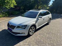 Weiß Gebraucht 2016 Skoda Superb Style Kombi | 15.299 € (Fairer Preis)