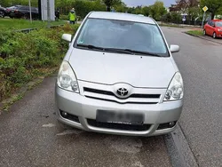 Silber Gebraucht 2006 Toyota Verso Van / Kleinbus | 2.800 € (Fairer Preis)