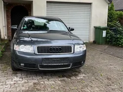 Grau Gebraucht 2004 Audi A4 Limousine | 1.650 € (Guter Preis)