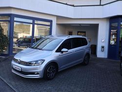 Silber Gebraucht 2019 VW Touran Trendline Van / Kleinbus | 19.350 € (Fairer Preis)