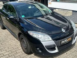 Schwarz Gebraucht 2011 Renault Mégane Coupé Bose Edition Coupé | 2.999 € (Fairer Preis)