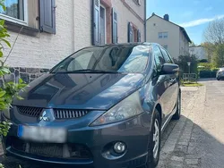 Grau Gebraucht 2006 Mitsubishi Grandis Van / Kleinbus | 2.200 € (Fairer Preis)