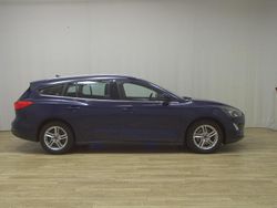 Blau Gebraucht 2020 Ford Focus Cool & Connect Kombi | 10.180 € (Superpreis)
