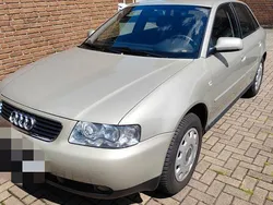 Silber Gebraucht 2002 Audi A3 Ambiente Limousine | 4.500 € (Etwas zu teuer)