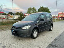 Schwarz Gebraucht 2011 VW Caddy Van / Kleinbus | 5.500 € (Fairer Preis)