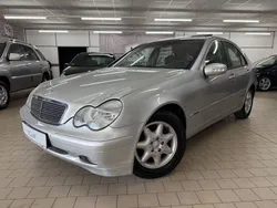 Grau Gebraucht 2002 Mercedes C180 Limousine | 3.990 € (Etwas zu teuer)