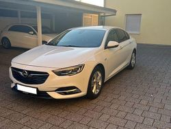 Weiß Gebraucht 2019 Opel Insignia Innovation Limousine | 18.000 € (Etwas zu teuer)