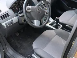 Schwarz Gebraucht 2009 Opel Astra Kleinwagen | 1.800 € (Fairer Preis)