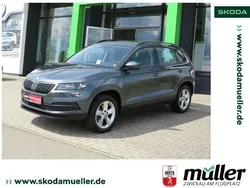 Grau (quarzgrau metallic) Gebraucht 2018 Skoda Karoq Ambition SUV | 16.990 € (Fairer Preis)