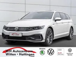 Oryxweiß perlmutteffekt Gebraucht 2020 VW Passat GTE Kombi | 24.910 € (Fairer Preis)