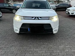 Weiß Gebraucht 2013 Mitsubishi Outlander SUV | 9.500 €