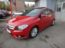 Rot Gebraucht 2013 Mercedes B180 Sport Van / Kleinbus | 9.999 € (Guter Preis)