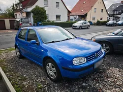 Blau Gebraucht 2001 VW Golf IV Kleinwagen | 1.500 € (Fairer Preis)