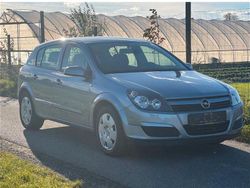Silber Gebraucht 2005 Opel Astra Edition Limousine | 2.100 € (Fairer Preis)
