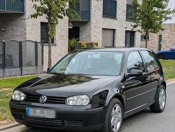 Schwarz Gebraucht 2002 VW Golf IV Kleinwagen | 1.650 € (Teuer)