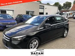 Schwarz Gebraucht 2019 Mercedes B180 Style Van / Kleinbus | 8.900 €