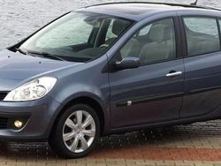 Blau Gebraucht 2006 Renault Clio II Kleinwagen | 700 € (Fairer Preis)