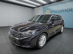Schwarz Gebraucht 2024 VW Touareg SUV | 61.299 € (Fairer Preis)