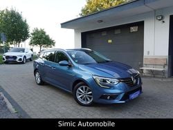 Blau Gebraucht 2017 Renault Mégane GrandTour Intens Kombi | 8.999 € (Guter Preis)