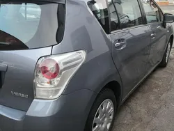 Grau Gebraucht 2009 Toyota Verso Life Van / Kleinbus | 6.900 € (Fairer Preis)