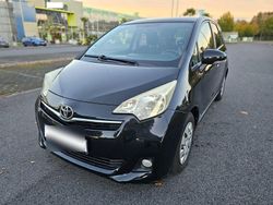 Schwarz Gebraucht 2011 Toyota Verso-S Club Van / Kleinbus | 4.350 € (Fairer Preis)