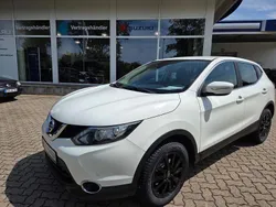 Weiß Gebraucht 2014 Nissan Qashqai Acenta SUV | 10.850 € (Fairer Preis)