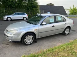 Grau Gebraucht 2002 Ford Mondeo Limousine | 980 € (Teuer)