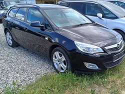Saphirschwarz mineraleffekt Gebraucht 2011 Opel Astra Design Edition Kombi | 3.600 € (Fairer Preis)