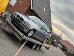 Grau Gebraucht 2003 BMW 318 Limousine | 7.500 €