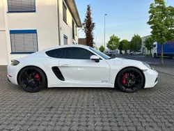 Weiß Gebraucht 2019 Porsche Cayman GTS Coupé | 63.999 €