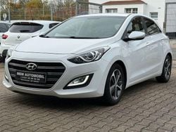 Polar white Gebraucht 2016 Hyundai i30 Passion Limousine | 7.799 € (Guter Preis)