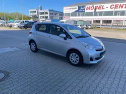 Silber Gebraucht 2014 Toyota Verso-S Life Van / Kleinbus | 7.850 € (Etwas zu teuer)