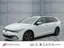 Weiß Gebraucht 2021 VW Golf VIII Life Kombi | 19.250 € (Fairer Preis)