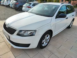 Weiß Gebraucht 2013 Skoda Octavia Active Kombi | 8.450 € (Teuer)