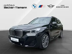 Saphirschwarz Gebraucht 2024 BMW iX1 M Sport SUV | 53.508 €