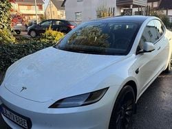 Weiß Gebraucht 2025 Tesla Model 3 Long Range RWD Limousine | 36.900 € (Guter Preis)