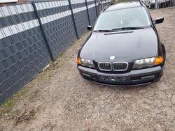 Schwarz Gebraucht 2001 BMW 318 Kombi | 1.250 € (Fairer Preis)