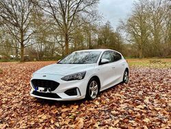 Weiß Gebraucht 2019 Ford Focus ST-Line Limousine | 14.500 € (Fairer Preis)