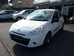 Gletscherweiss Gebraucht 2009 Renault Clio II Authentique Kleinwagen | 2.999 € (Teuer)